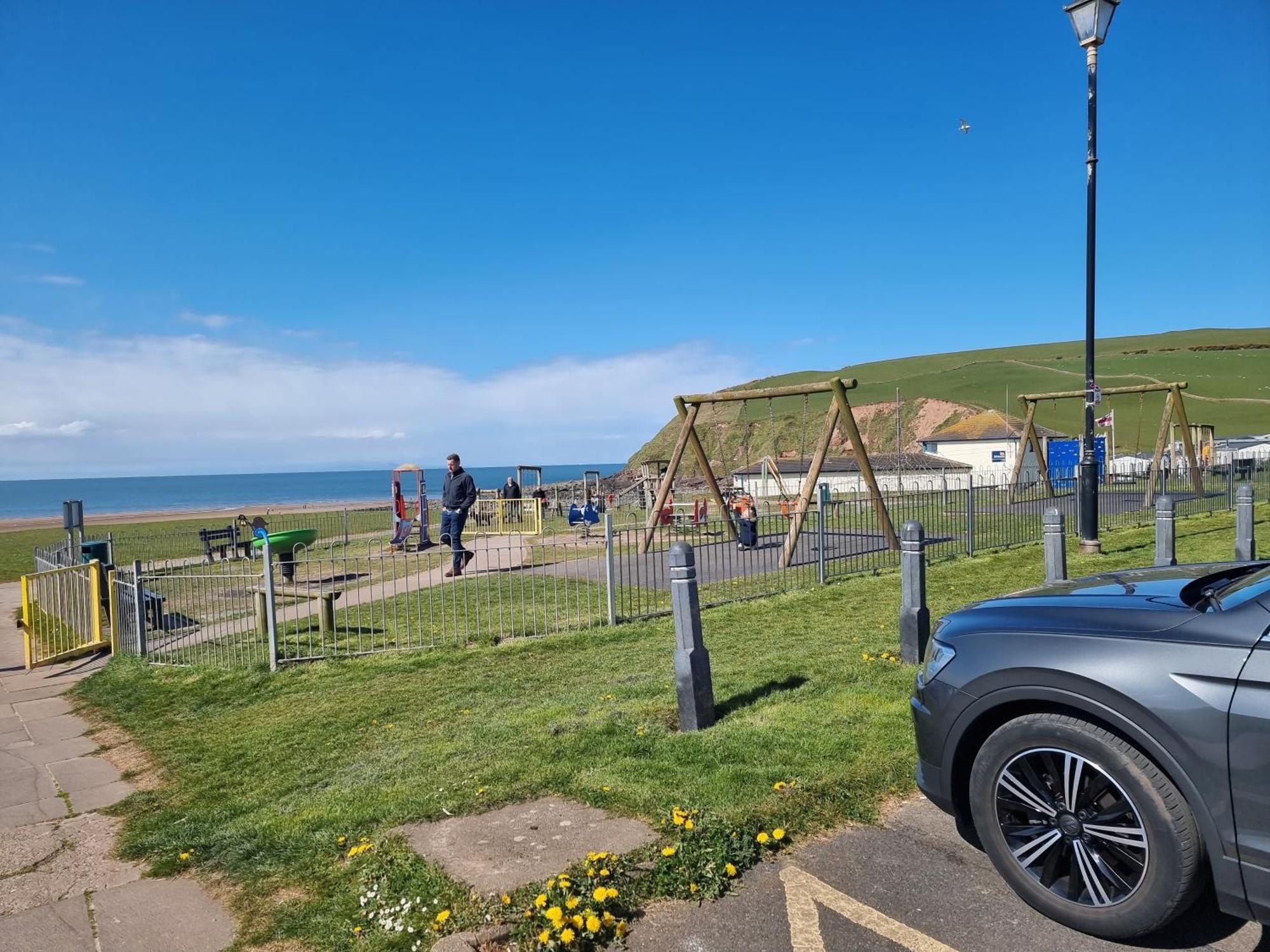 Impeccable Beachfront 2-Bed Cottage In St Bees Zewnętrze zdjęcie